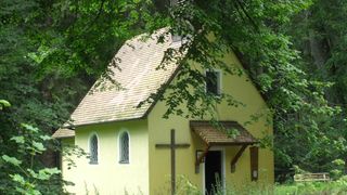Tannerlkapelle im Wald bei Falkenstein.