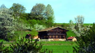 Schwarzauer Haus im Sommer