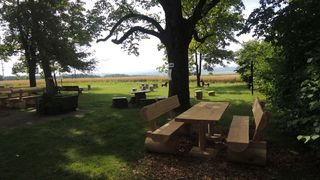 Gemütliche Sitzmöglichkeiten an der Alexandrinenhütte