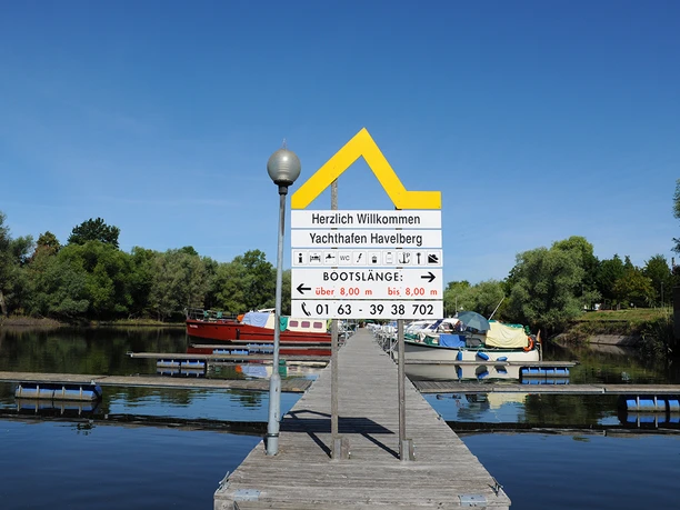 Yachthafen Havelberg - Gastliegeplätze vorne am Steg © Christin Drühl