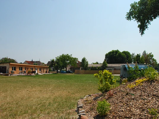 Marina Haveloase Pritzerbe - Wohnmobilstellplatz, große Wiese, Strand und Sanitäranlage © Christin Drühl