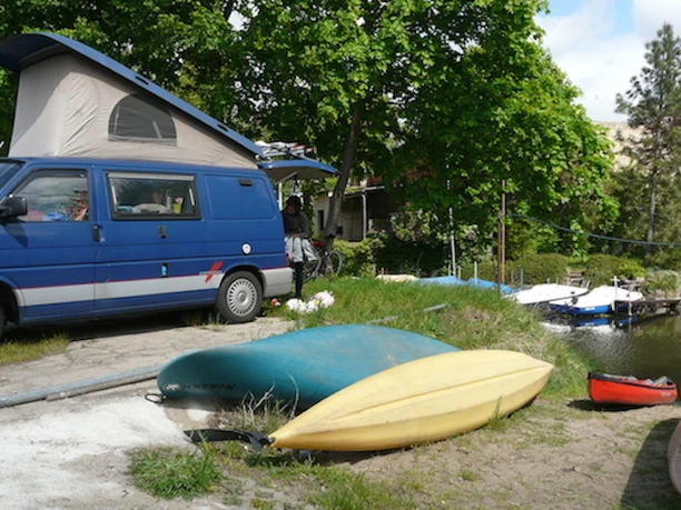 Wohnmobilstellplatz Wassersportzentrum Alte Feuerwache - Stellplätze direkt am Wasser