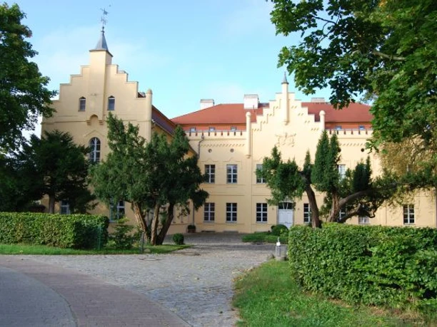 Schloss Nennhausen