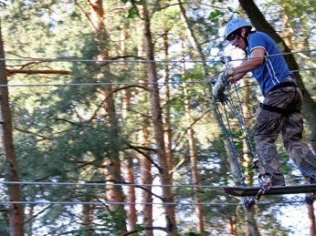 CLIMB UP! - Kletterwald in Klaistow - Per Skateboard von Baum zu Baum