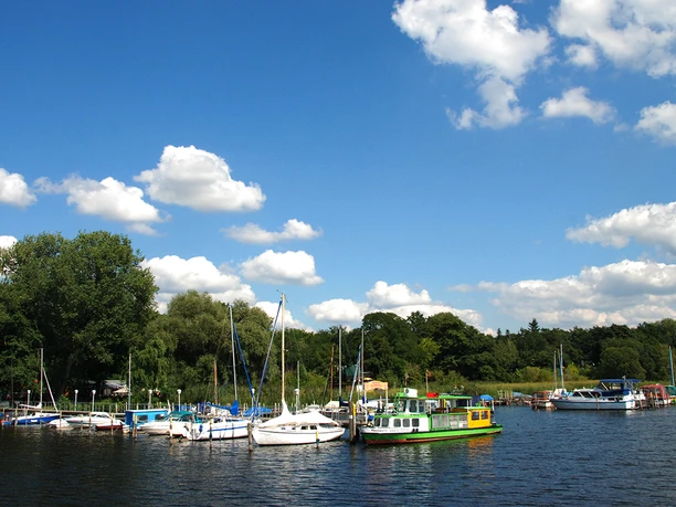 Anglerklause Wildpark-West - Ausflugslokal am Wasser © Christin Drühl