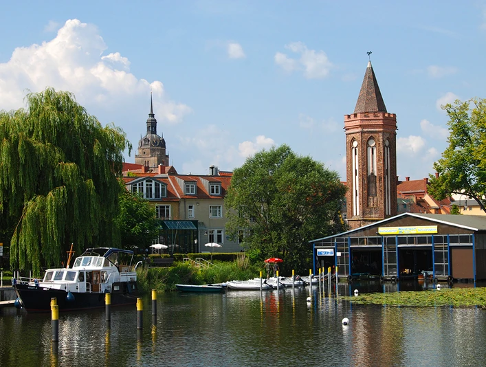 Neustädtisches Wassertor - Vorischt bei den Bojen, dort ist es sehr flach © Christin Drühl