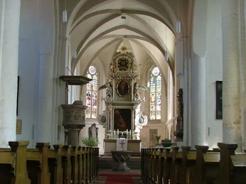 Liebfrauenkirche in Jüterbog, Blick zum Altar
