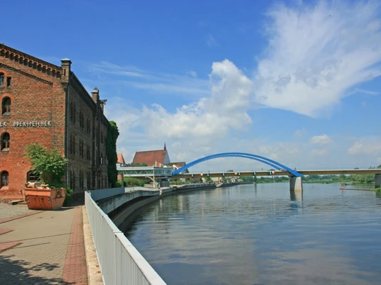 Blick auf die Stadtbrücke Frankfurt (Oder)
