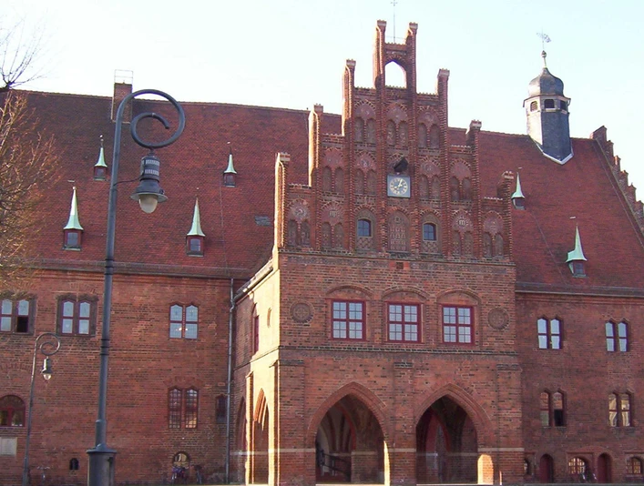 Rathaus Jüterbog mit Gerichtslaube