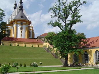Klosterkirche und Orangerie
