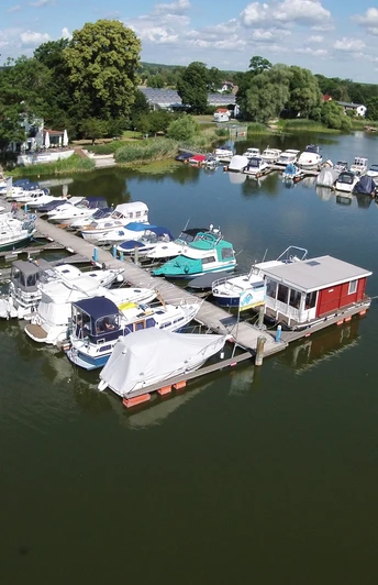 Marina Beetzsee/WWR Brielow - Steg und Restaurant Beetzseeterrassen