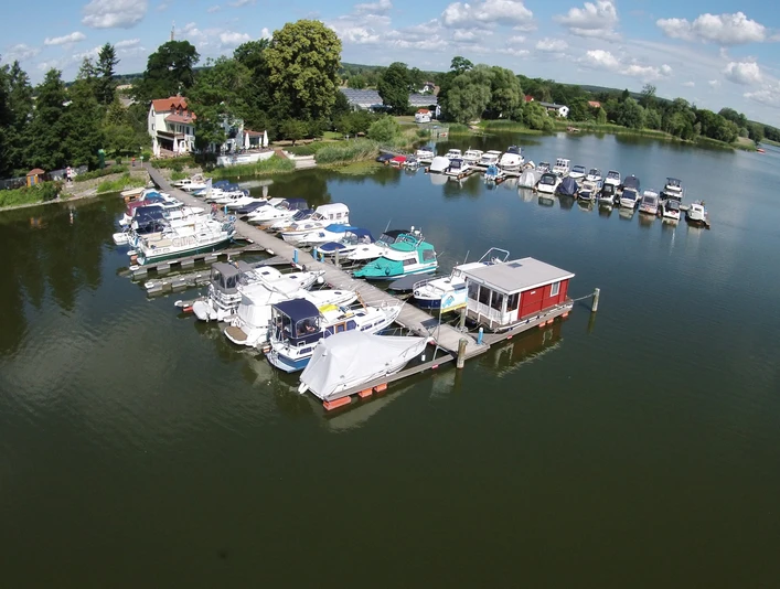 Marina Beetzsee/WWR Brielow - Steg und Restaurant Beetzseeterrassen