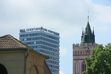 Der Oderturm und der Turm der Marienkirche