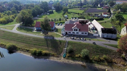 Luftbild des Restaurants "Gasthof am Hafen"