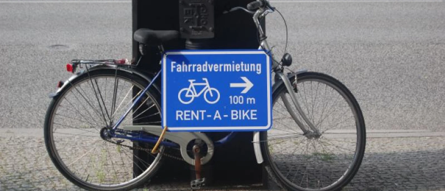Wegweiser zur Fahrradvermietung Cityrad-Rebhan © TMB-Fotoarchiv/Kolbmüller
