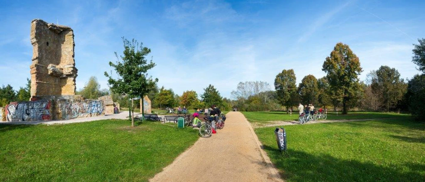Kletterfelsen im Eichepark in Altlandsberg