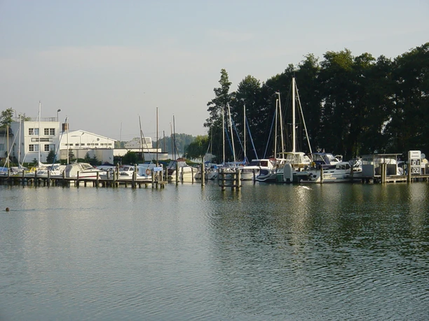 Hafen in Goyatz mit Wassertankstelle