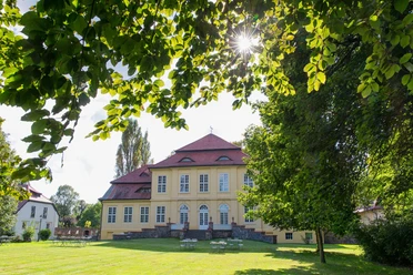 Gutshaus und Park Sauen