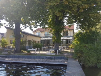 Steg am Restaurant Fährhaus