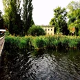 Blick vom Wasser auf das Kavalierhaus