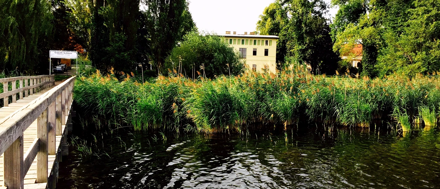 Blick vom Wasser auf das Kavalierhaus
