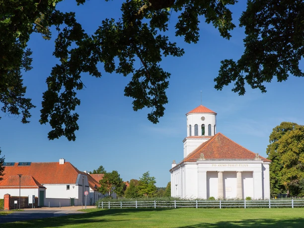 Schinkel-Kirche Neuhardenberg