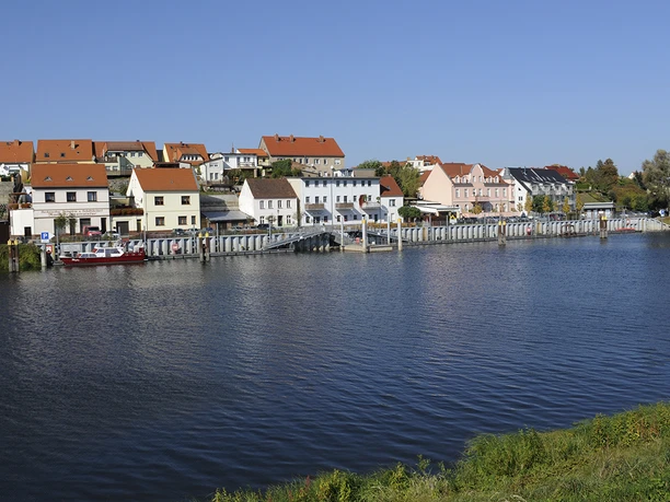 Anlegestelle Bollwerk - am Fuße der Fürstenberger Altstadt