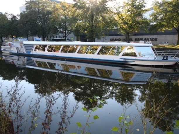 MS Bellevue am Landwehrkanal