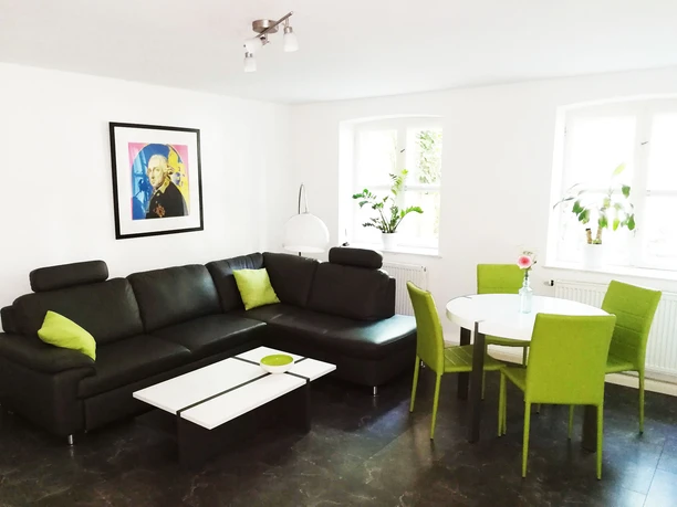 Wohnzimmer mit Sitzecke