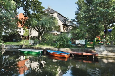 Haus vom Wasser aus