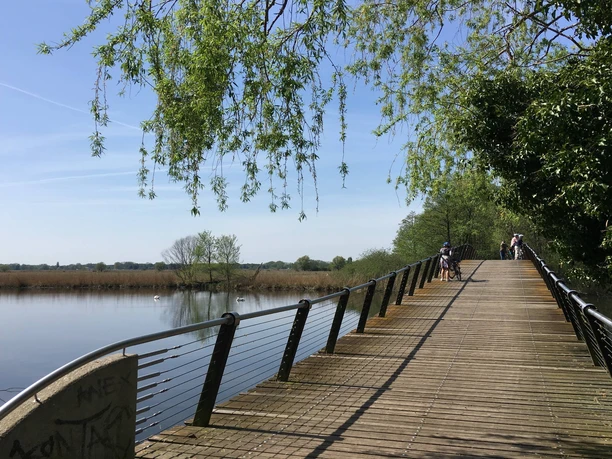 Auf dem Havelland-Radweg in der Nähe der Insel Töplitz
