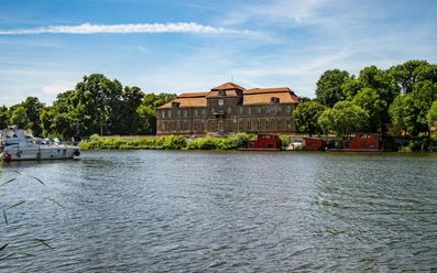 Blick auf das Schloss Plaue