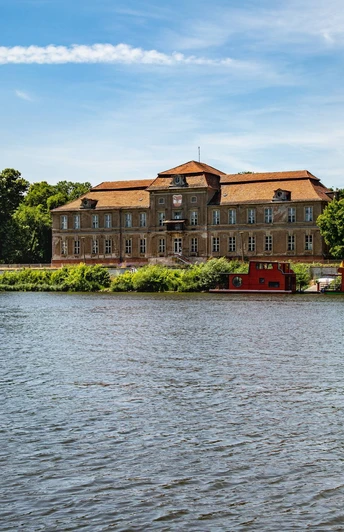 Blick auf das Schloss Plaue