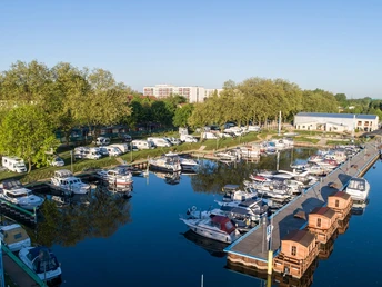Stadtmarina Brandenburg mit Wohnmobilstellplätzen