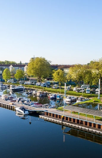 Stadtmarina Brandenburg mit Wohnmobilstellplätzen