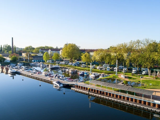 Stadtmarina Brandenburg mit Wohnmobilstellplätzen