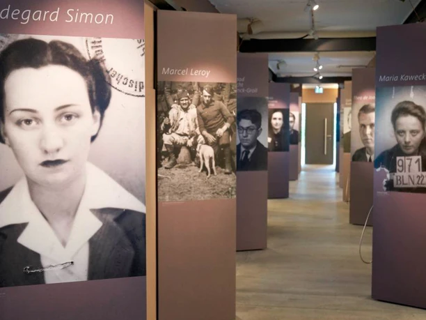 Biographiegang der Dauerausstellung