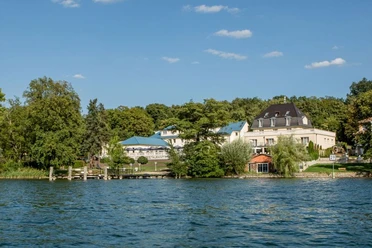 Hausansicht vom See