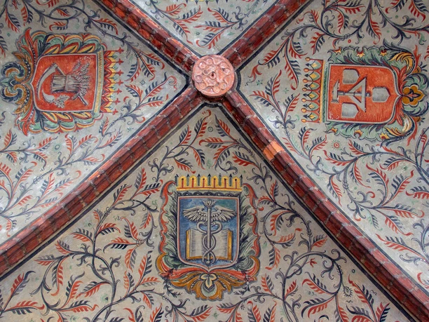 Wappen im Gewölbe des Rathauses