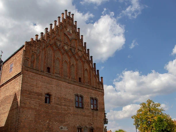 Rückansicht des Jüterboger Rathauses