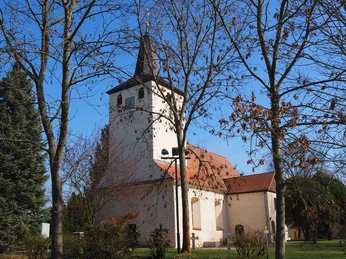 Dorfkirche Diedersdorf Westfassade mit Kirchturm