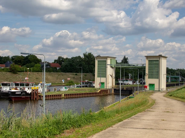 Blick auf die Schleuse Hohensaaten Ost, Hohensaaten