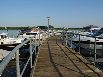 Seebrücke Radewege - Seebrücke mit Anlegemöglichkeit