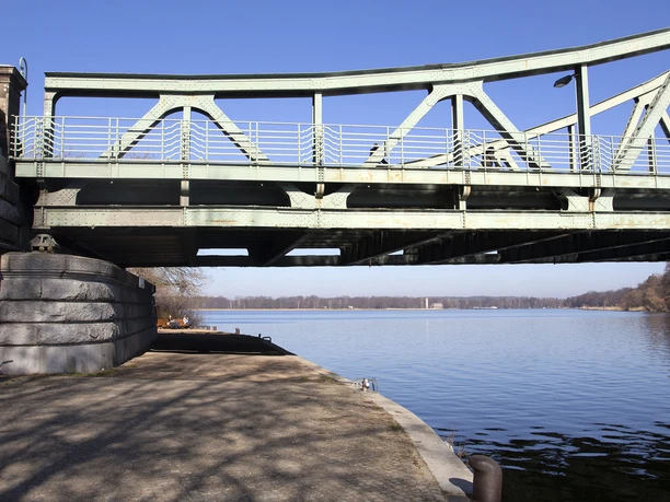 Anlegestelle Glienicker Brücke