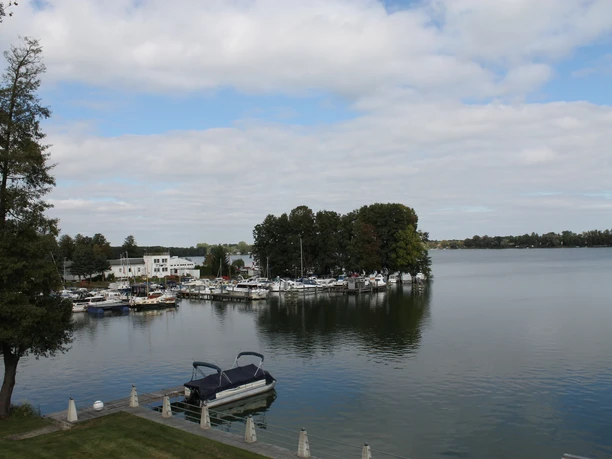 Aus jedem Zimmer ist der Blick auf den Schwielochsee gegeben