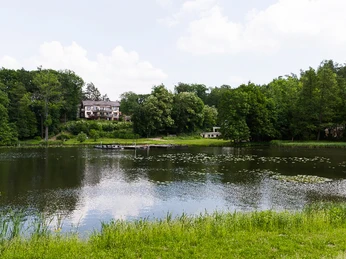 Gut Klostermühle Außenansicht "Seeseite"