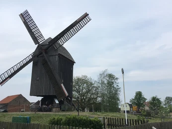 Windmühle am Ortseingang von Beelitz