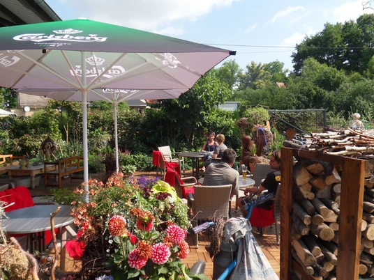 Auf einen Zwischenstop im Landhof Café