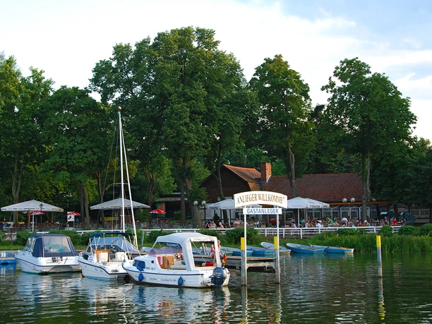 Malge Marina und Camping