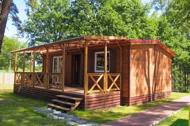 Bungalows auf dem Camping und Ferienpark am Plauer See; Foto: Camping und Ferienpark am Plauer See
